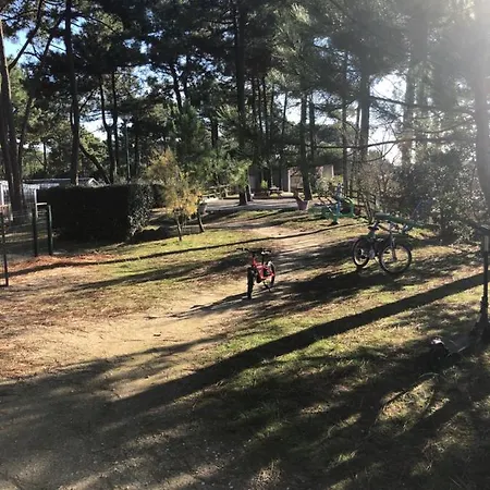 Mobil 6 Pers Climatise Kemping *